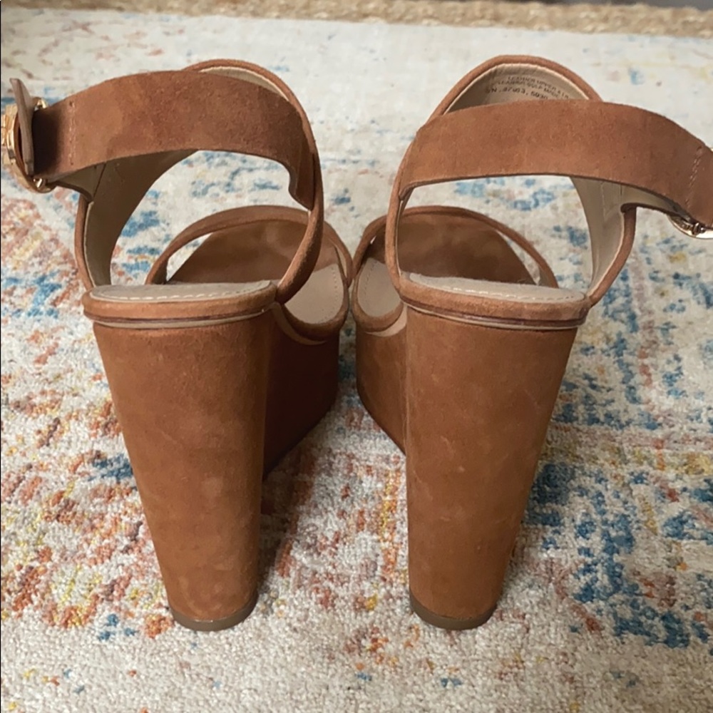 GUC Tory Burch Heels - Picture 3 of 4